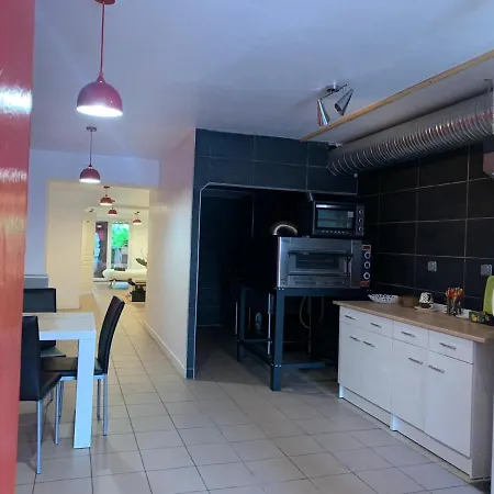 Gite Spacieux Avec Cour Au Centre D Agen * Agen